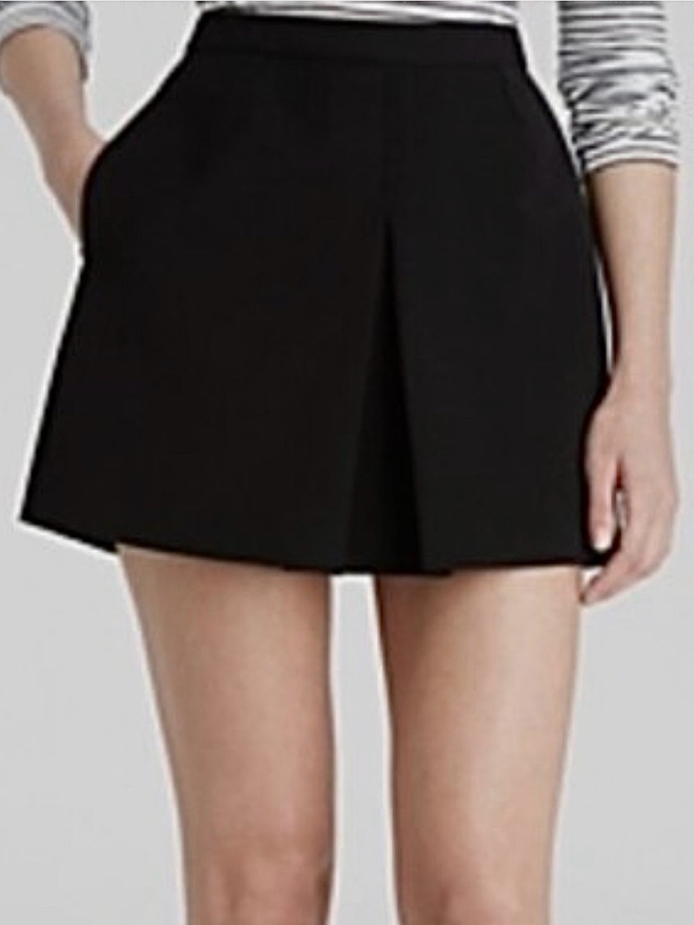 Vince Black Skirt Inverted Center Pleat NWT